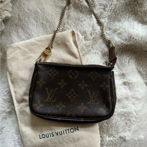 Louis Vuitton mini pochette monogram